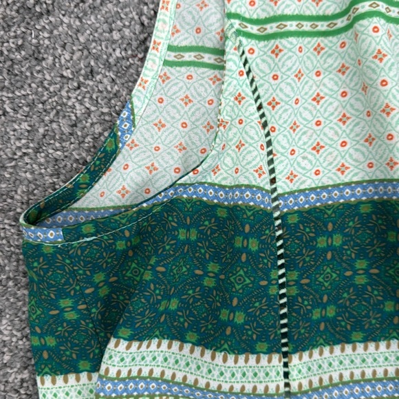 Collective Concepts Green sleeveless blouse Tank Top from Stitch Fix - Picture 4 of 6